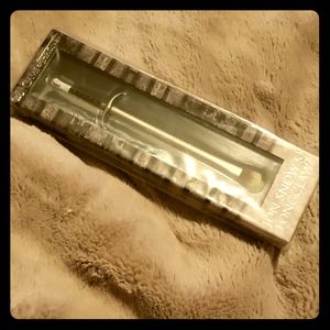 Urban Decay Game of Thrones  Jon Snow's Brush